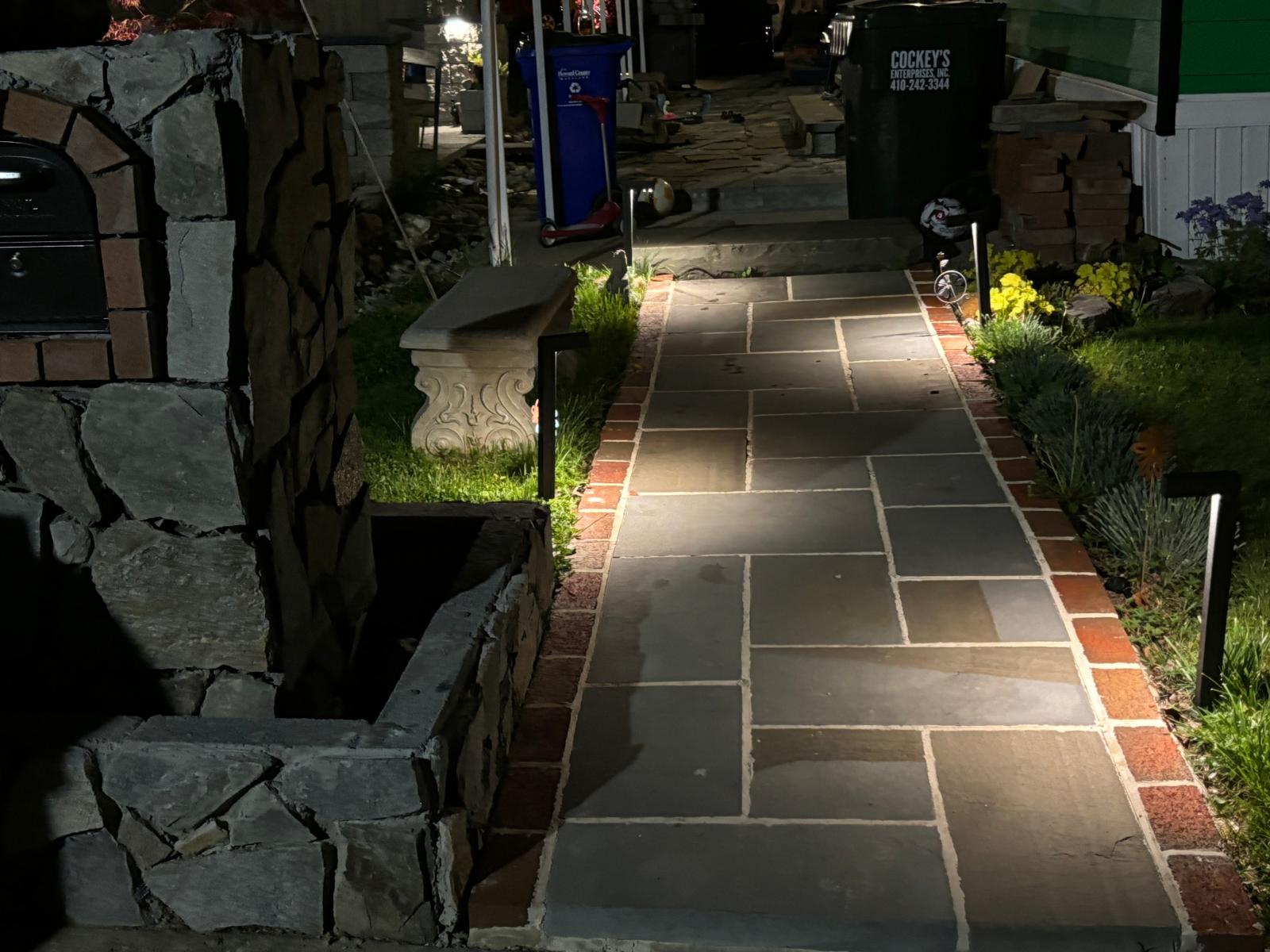 Garden lighting walkway